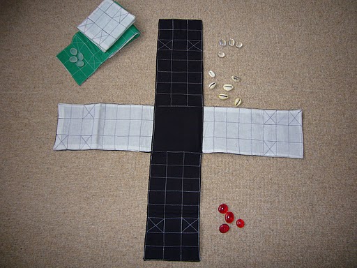 Peçiç tahtası üzerinde açılış yerleşimi örneği